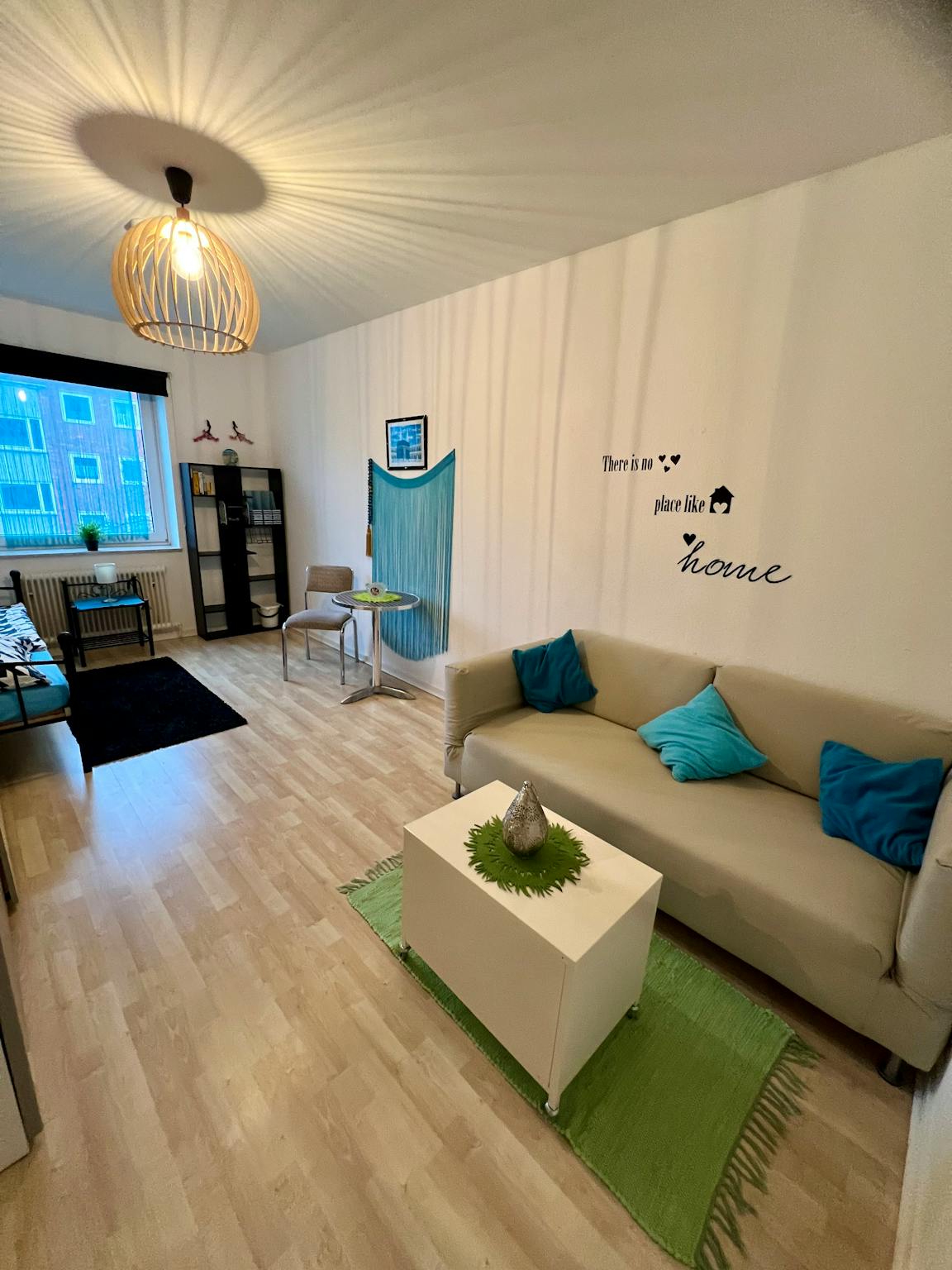 Pamirweg, Hamburg preview