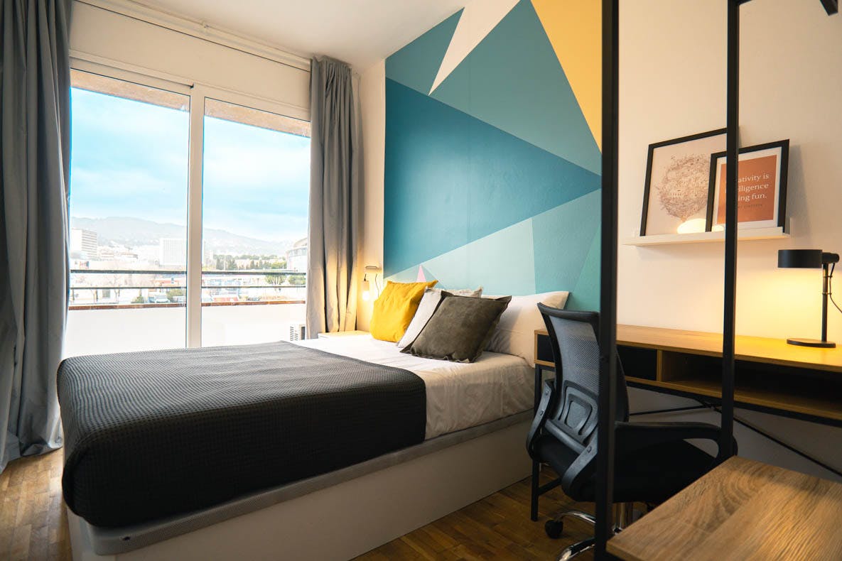 Private room for rent for €600 per month in Barcelona, Travessera de les Corts