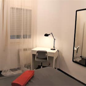 Private room for rent for €590 per month in Barcelona, Gran Via de Carles III