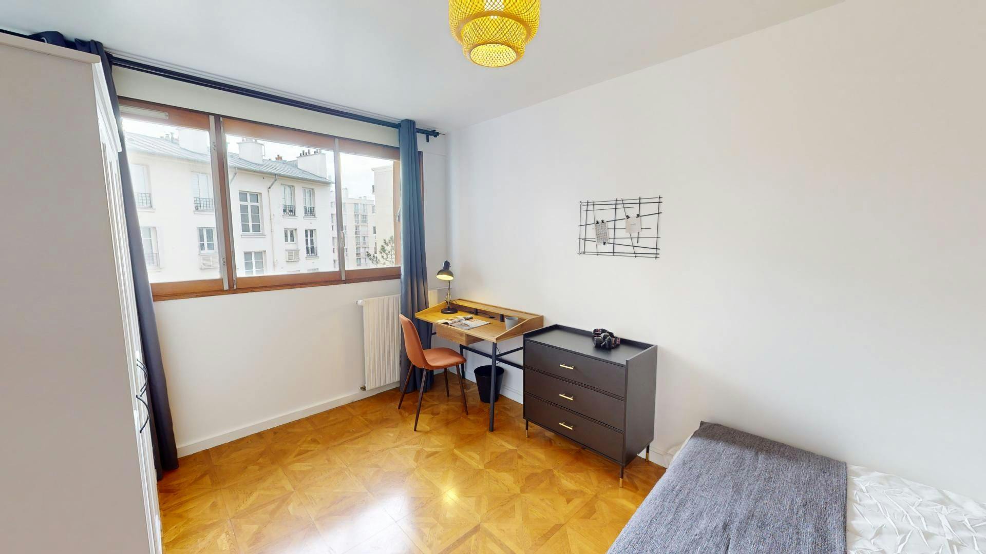 Private room for rent on Rue Riquet, Paris - Vue 3