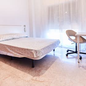 Private room for rent for €385 per month in Sevilla, Calle Campoamor