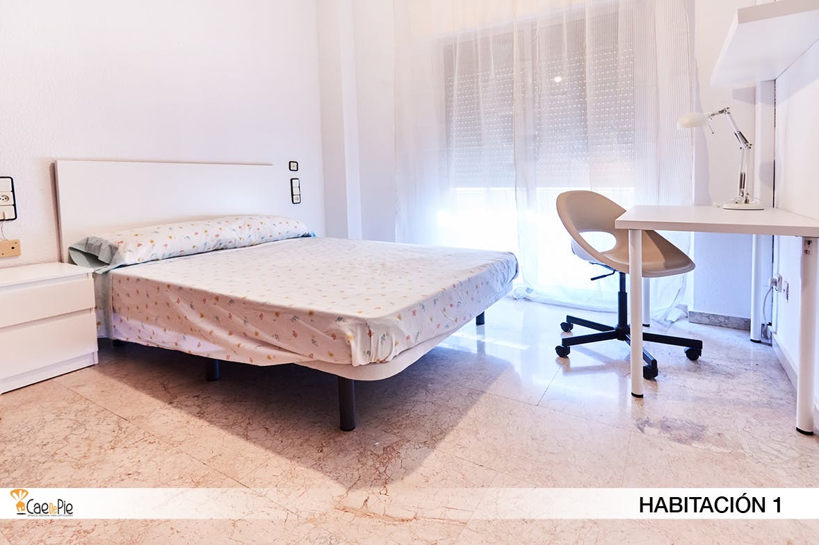 Calle Campoamor, Sevilla preview