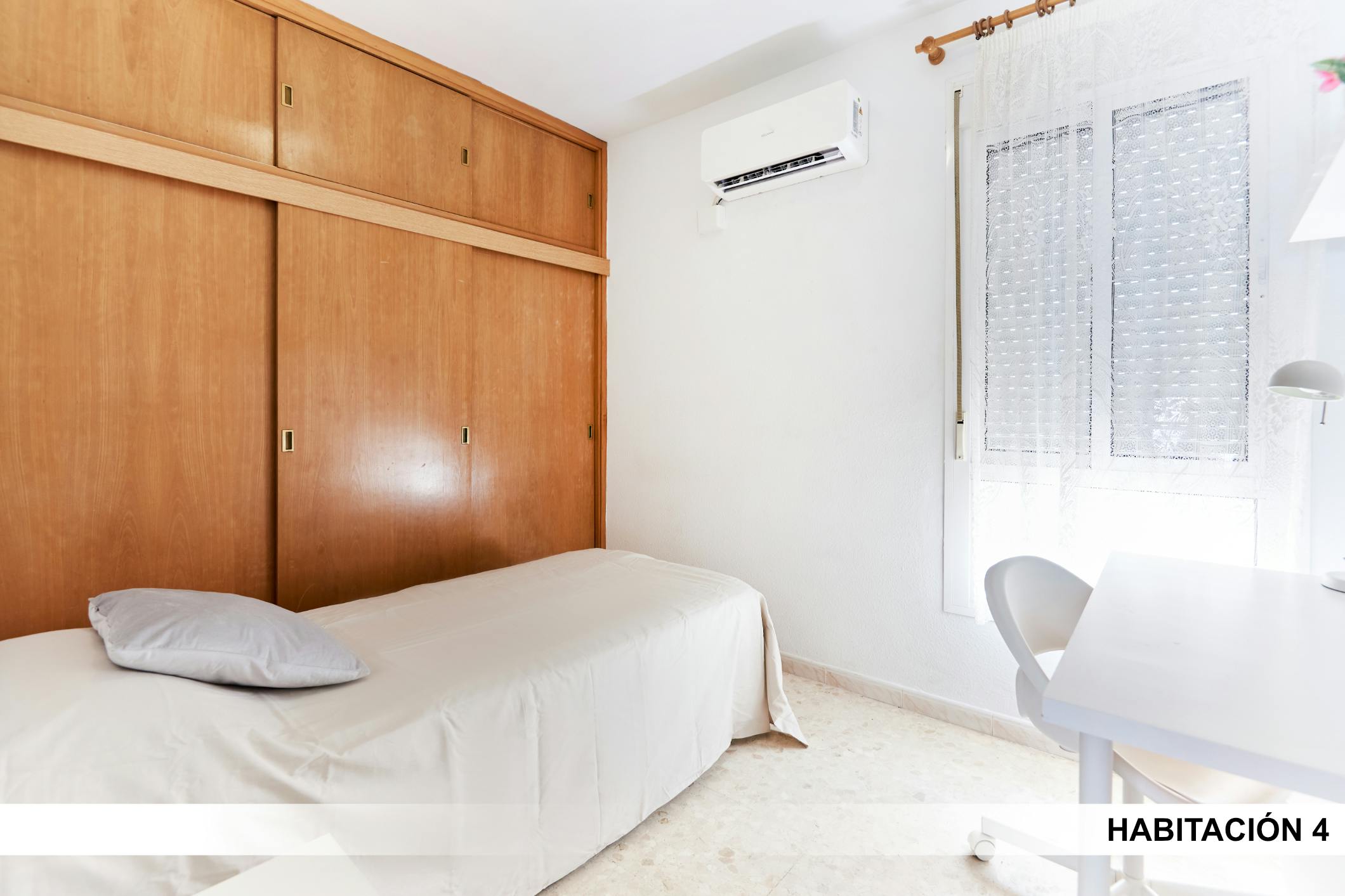 Calle Farmaceútico Murillo Herrera, Sevilla preview