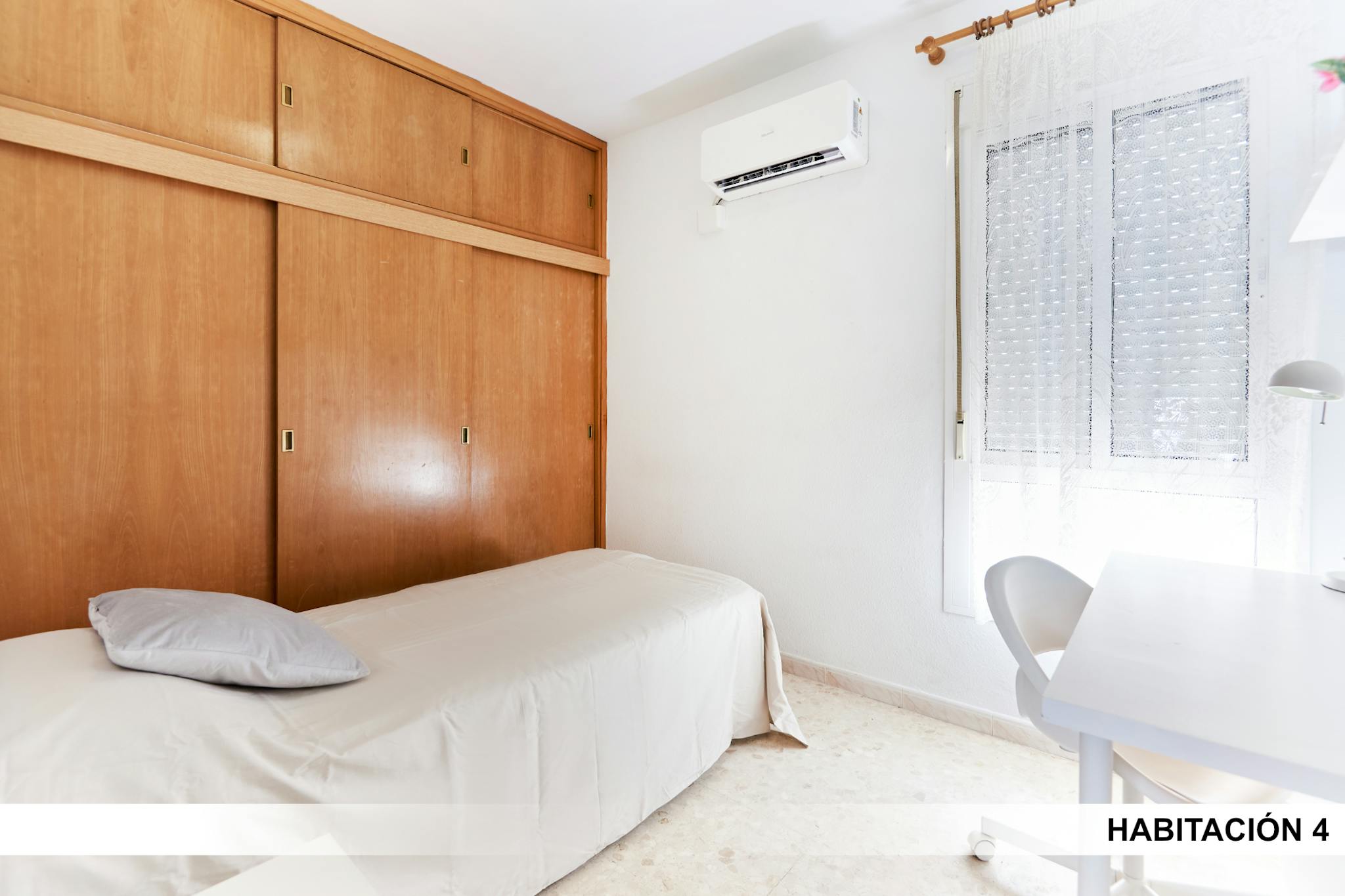 Calle Farmaceútico Murillo Herrera, Sevilla preview