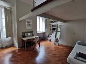 Mehrbettzimmer zu mieten für 590 € pro Monat in Turin, Vicolo San Lorenzo