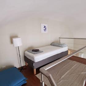 Shared room for rent for €590 per month in Turin, Vicolo San Lorenzo