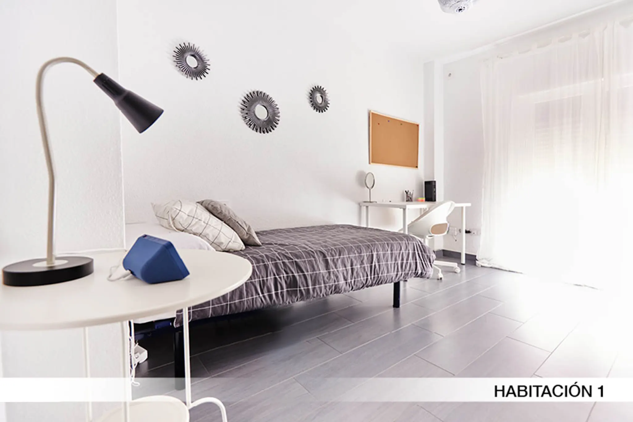 Calle Castillo de Alcalá de Guadaira, Sevilla preview