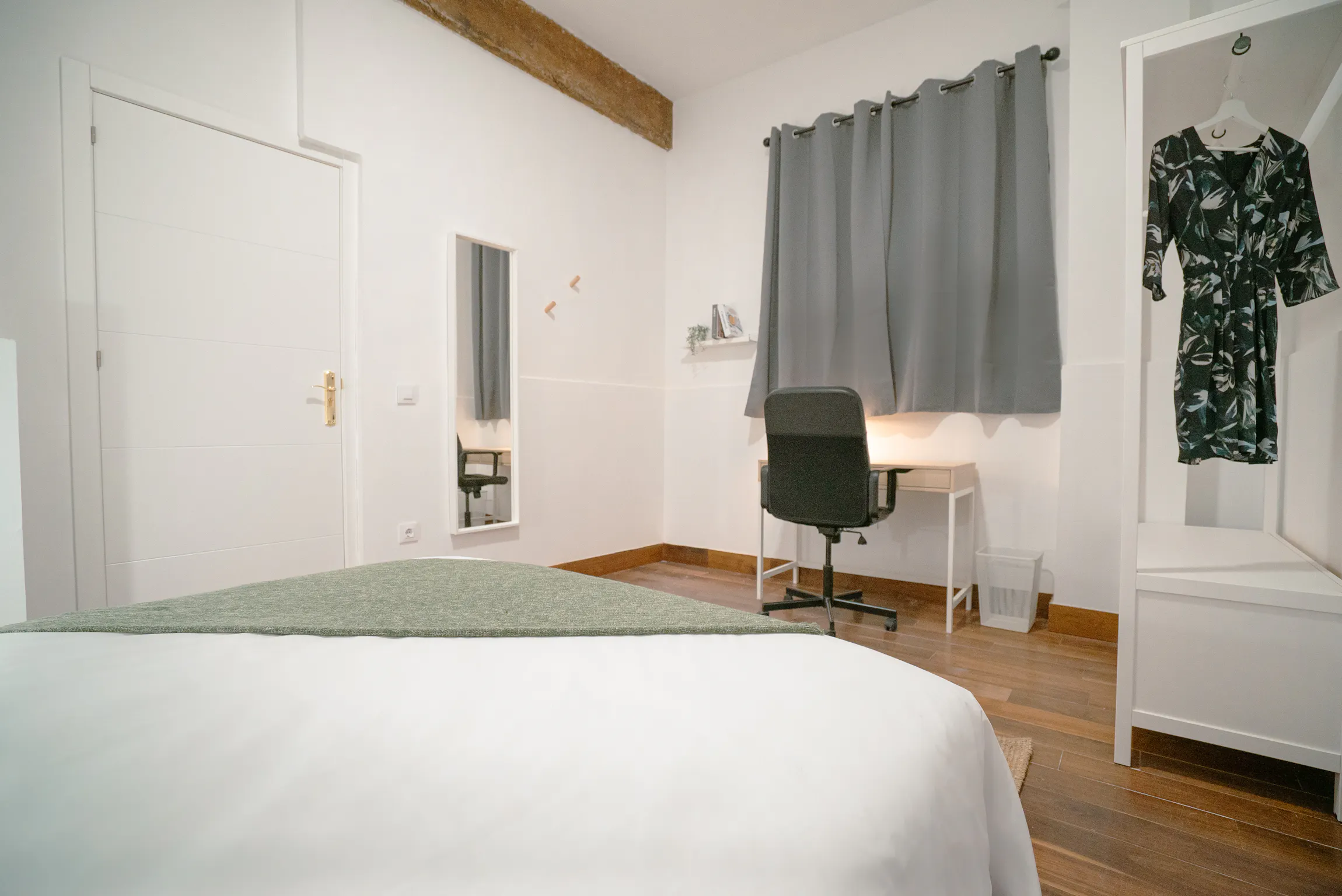 Private room in Carrer Almirall, Valencia (1266812) ROOM 4