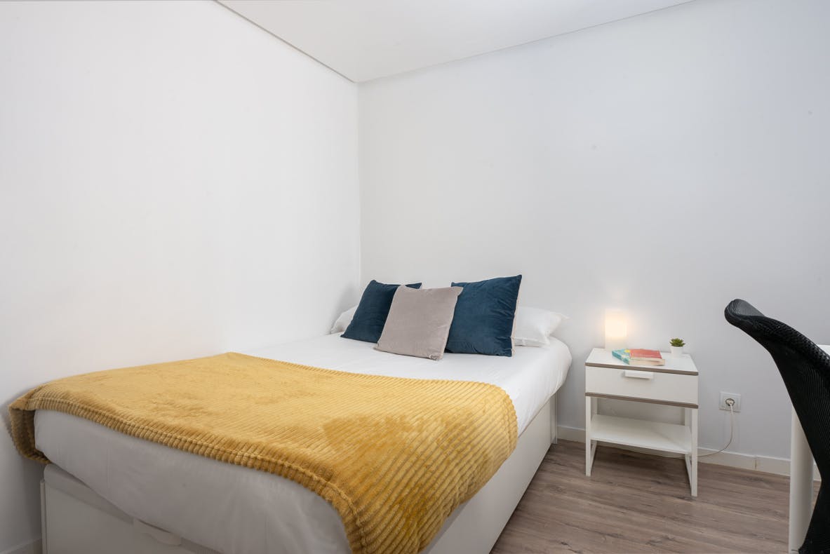 Chambre privée à louer pour 620 €/mois à Madrid, Calle de Ofelia Nieto