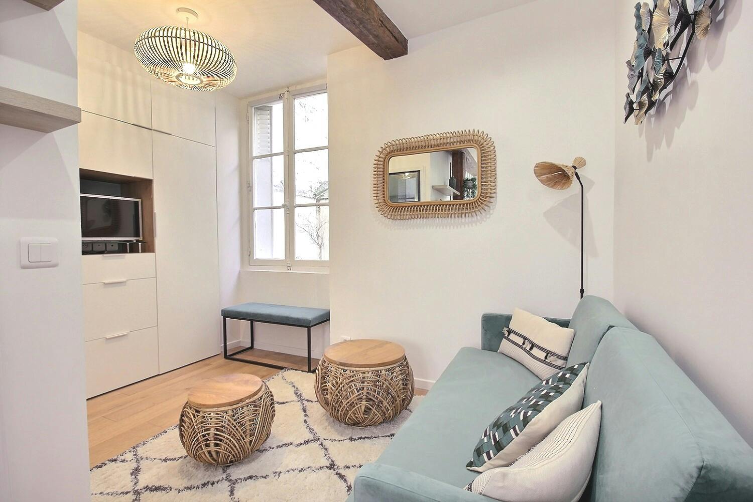 Apartment for rent for €1,417 per month in Paris, Rue Saint-Dominique
