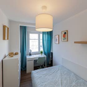 Private room for rent for €575 per month in L'Hospitalet de Llobregat, Carrer de Vallparda