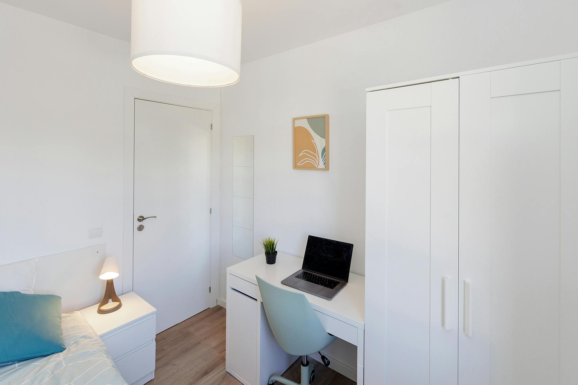 Private room for rent for €625 per month in L'Hospitalet de Llobregat, Carrer de Vallparda