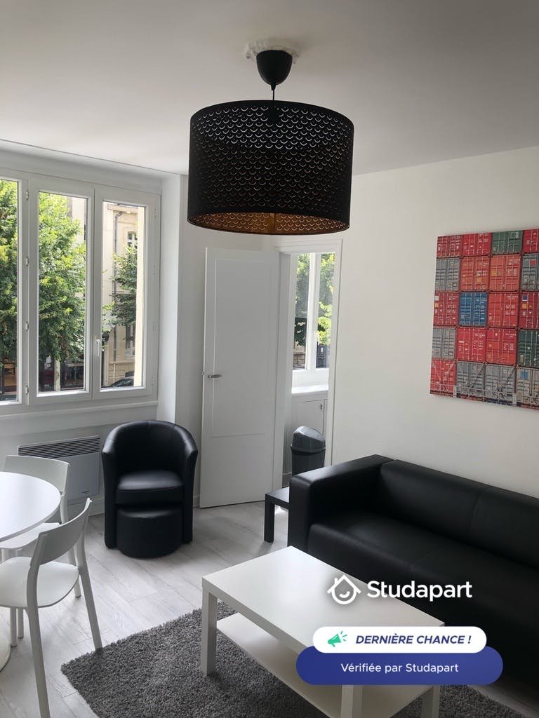 Wohnung zu mieten für 1.150 € pro Monat in Reims, Rue Libergier