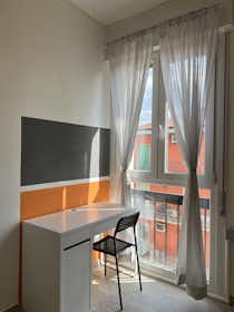 Cameră privată de închiriat pentru 595 EUR pe lună în Verona, Via Giovanni Gramego