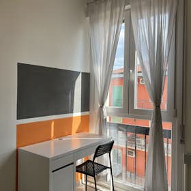 Cameră privată de închiriat pentru 595 EUR pe lună în Verona, Via Giovanni Gramego