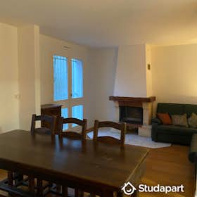 Private room for rent for €495 per month in Torcy, Allée du Mascaret