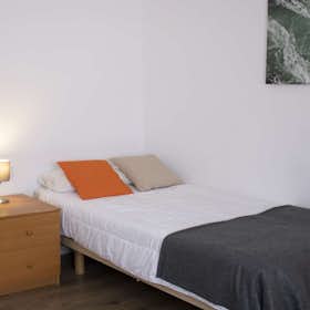 Отдельная комната сдается в аренду за 290 € в месяц в Moncada, Calle de la Virgen de los Dolores