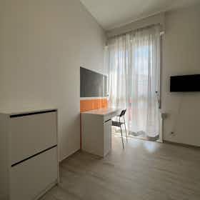 私人房间 正在以 €565 的月租出租，其位于 Verona, Via Giovanni Gramego