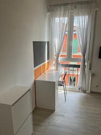 Pokój prywatny do wynajęcia za 595 € miesięcznie w mieście Verona, Via Giovanni Gramego
