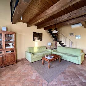 Apartment for rent for €2,500 per month in Moncalieri, Strada Revigliasco