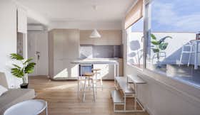 Apartamento para alugar por € 1.000 por mês em L'Hospitalet de Llobregat, Carrer del Cinca