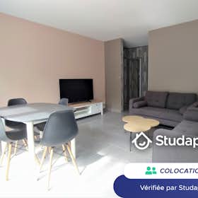 Private room for rent for €410 per month in Mont-Saint-Aignan, Rue des Chasses