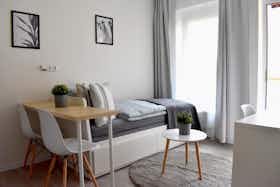 单间公寓 正在以 CZK 20,170 的月租出租，其位于 Prague, Hartigova