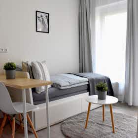 单间公寓 正在以 CZK 20,171 的月租出租，其位于 Prague, Hartigova