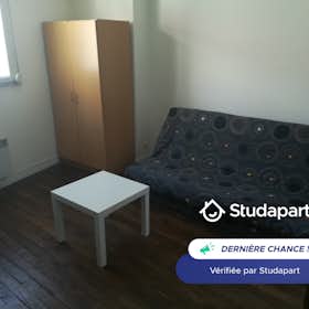 Apartment for rent for €380 per month in Reims, Rue du Château de Porte Mars