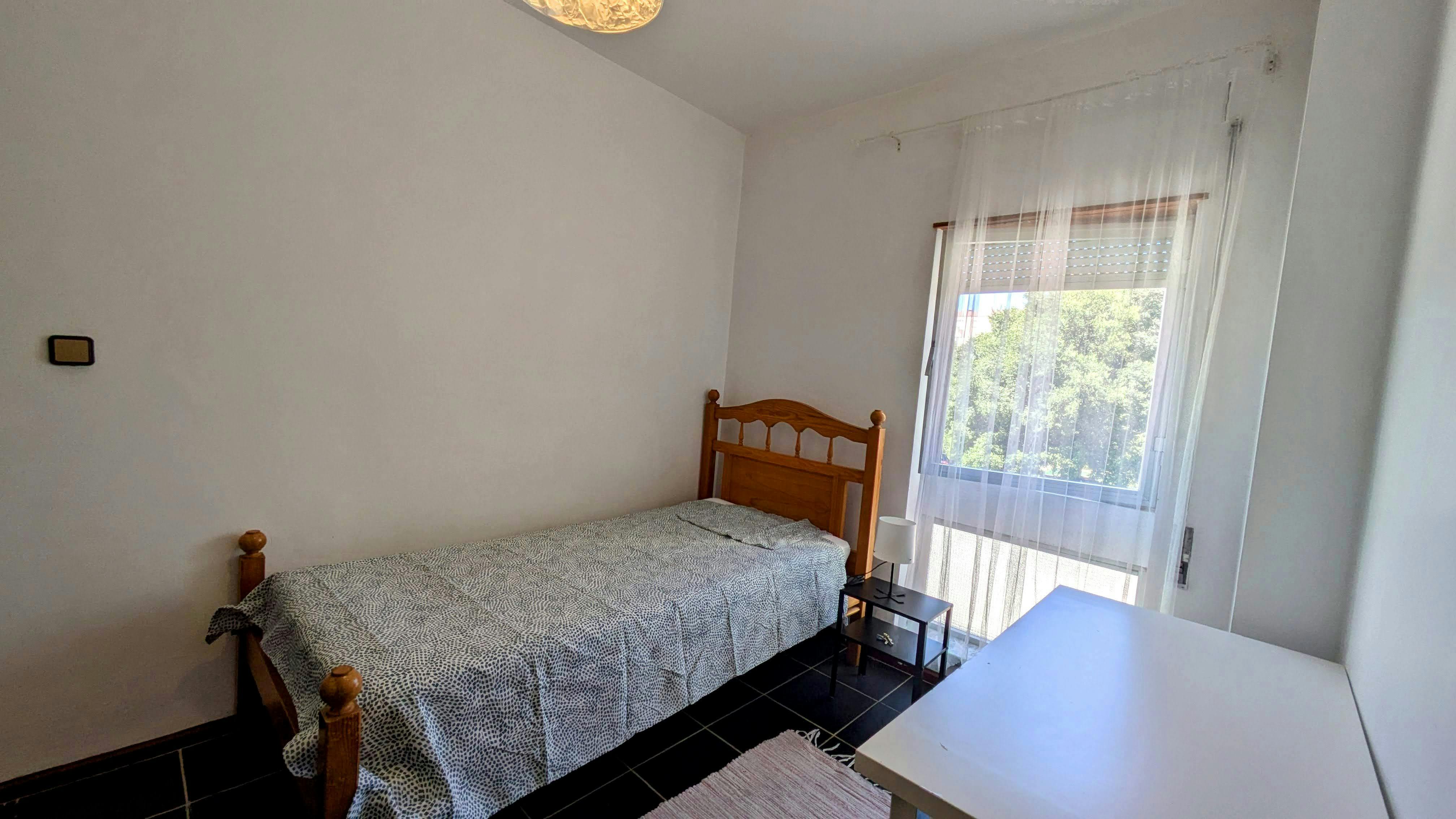 Private room for rent for €300 per month in Castelo Branco, Rua Doutor Manuel Lopes Louro