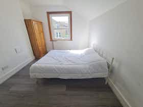 私人房间 正在以 £1,098 的月租出租，其位于 London, Leander Road