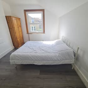 Private room for rent for £1,100 per month in London, Leander Road