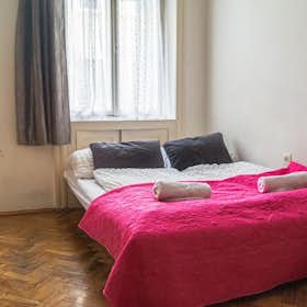Apartment for rent for €1,200 per month in Vienna, Wiedner Hauptstraße