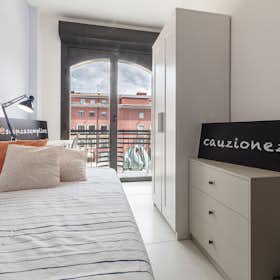 Отдельная комната сдается в аренду за 470 € в месяц в Sassari, Via Michele Coppino