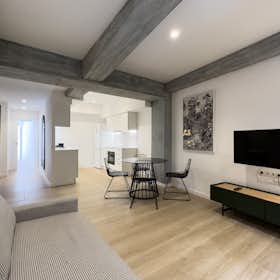 Apartment for rent for €3,600 per month in Barcelona, Carrer de Sant Pere Més Baix