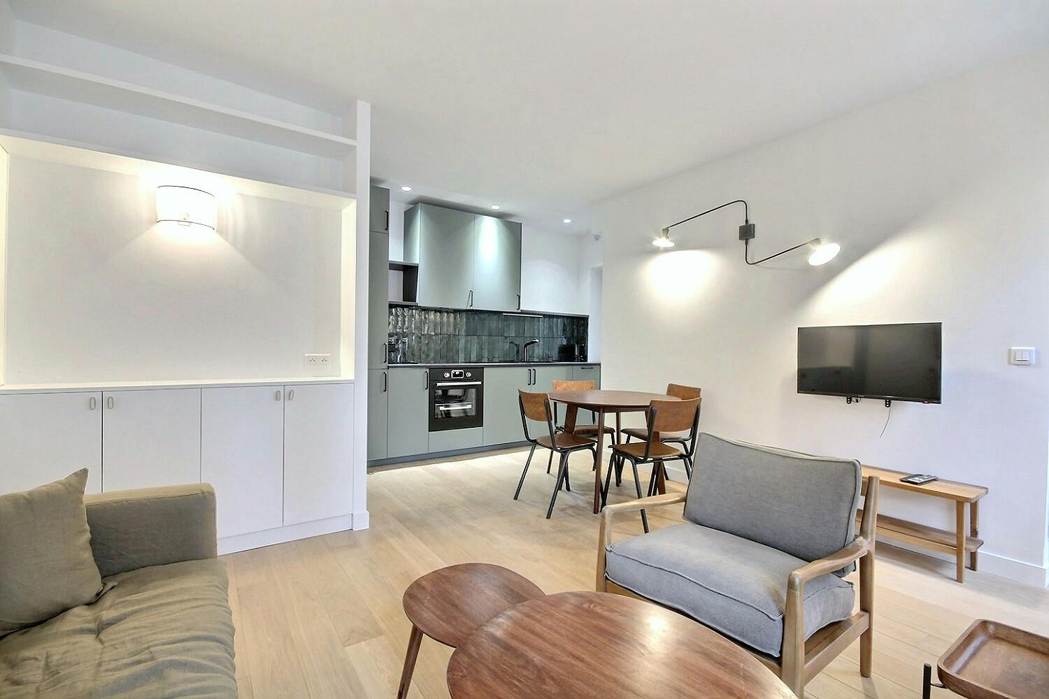 Apartment for rent for €2,068 per month in Paris, Rue Mayet