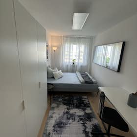 私人房间 正在以 €750 的月租出租，其位于 Munich, Reichenaustraße