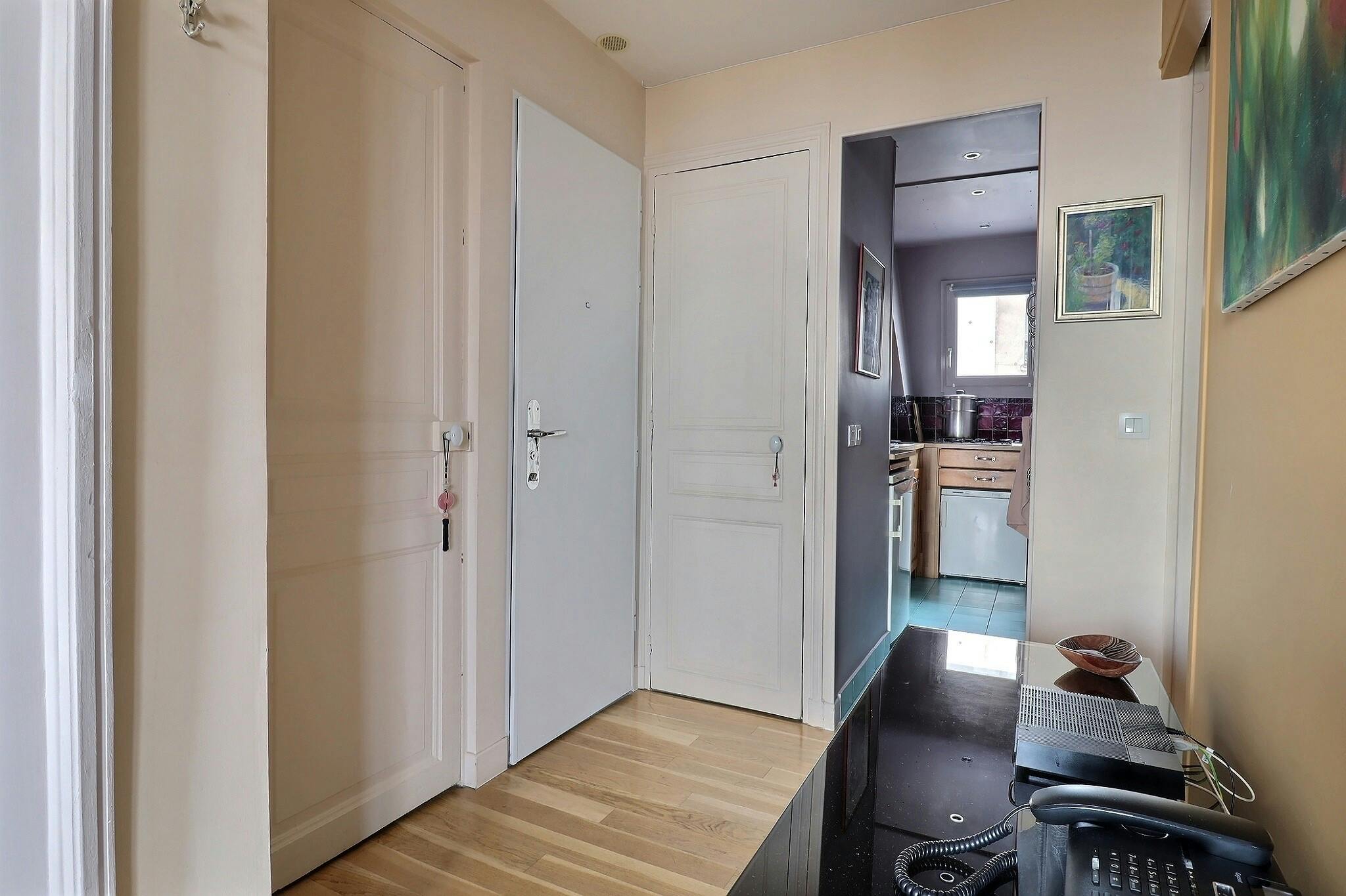 1-Bedroom Apartment in Rue Maurice Utrillo, Paris (1278315) ROOM 2