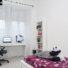 Chambre privée for rent for 500 € per month in Turin, Piazza Tancredi Galimberti