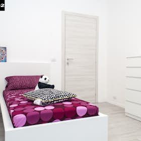 Privé kamer te huur voor € 500 per maand in Turin, Piazza Tancredi Galimberti