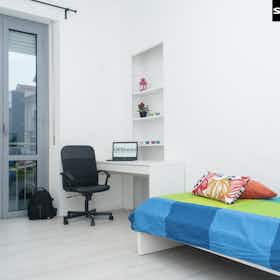 Appartement à louer pour 500 €/mois à Turin, Piazza Tancredi Galimberti