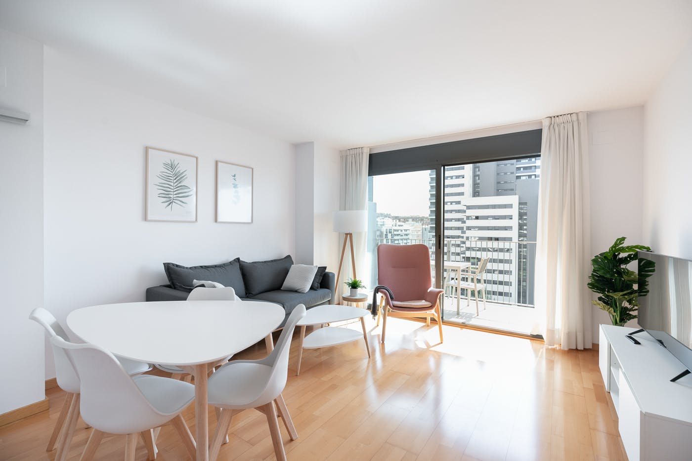 Apartment for rent for €1,510 per month in L'Hospitalet de Llobregat, Carretera de Collblanc