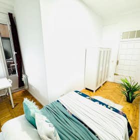 Private room for rent for €423 per month in Madrid, Calle de Ferraz