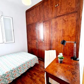 Private room for rent for €599 per month in Madrid, Plaza de Gabriel Miró