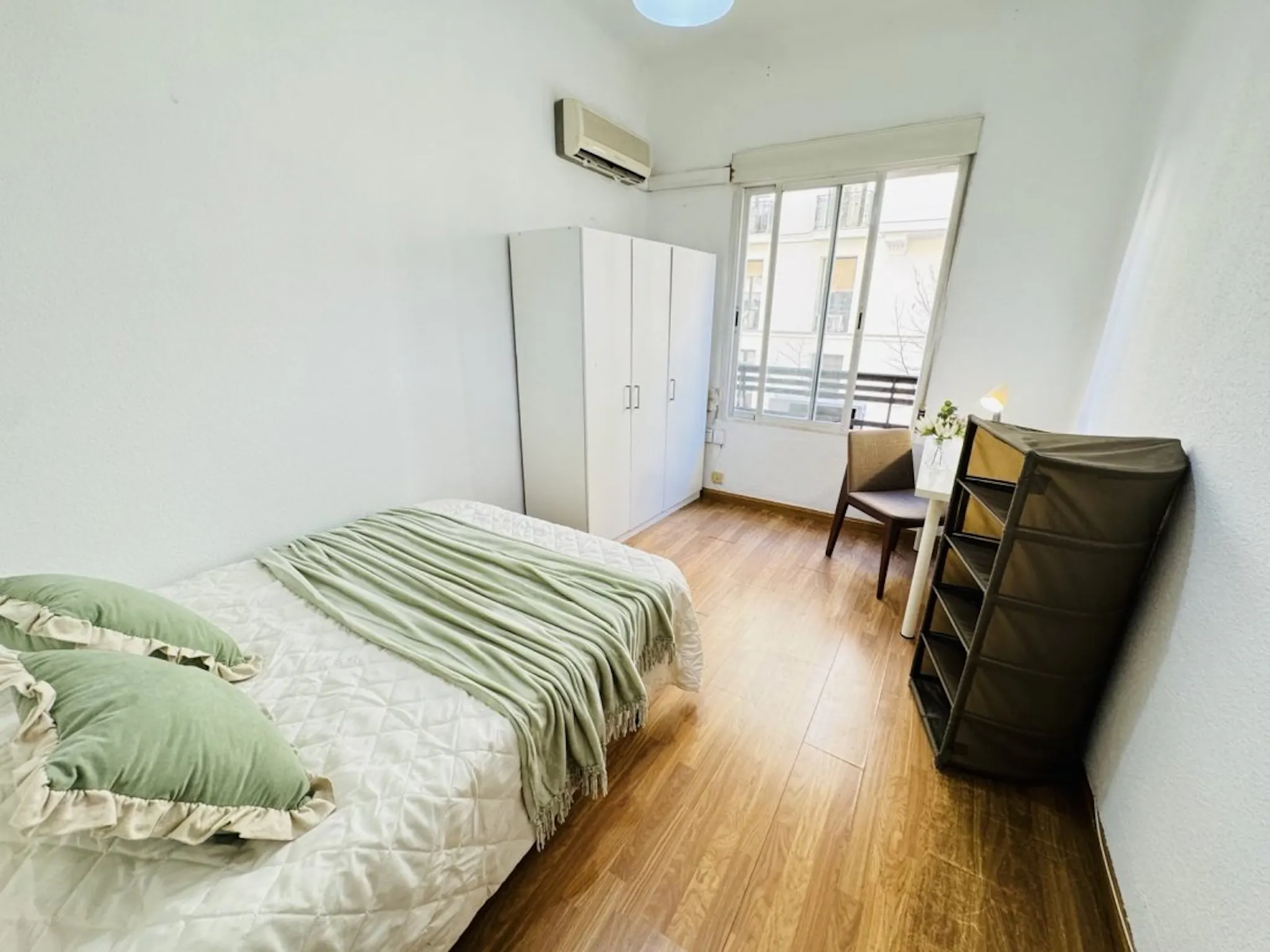 Calle de Ferraz, Madrid preview