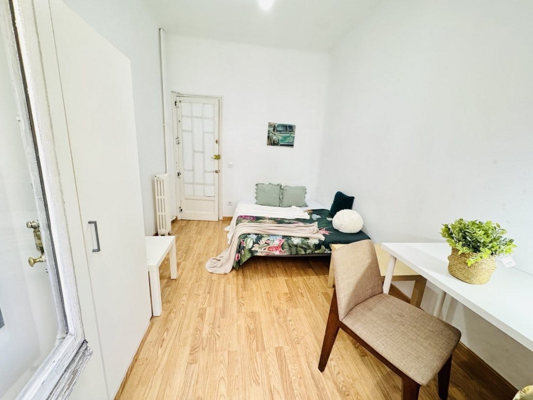 Calle de Ferraz, Madrid preview