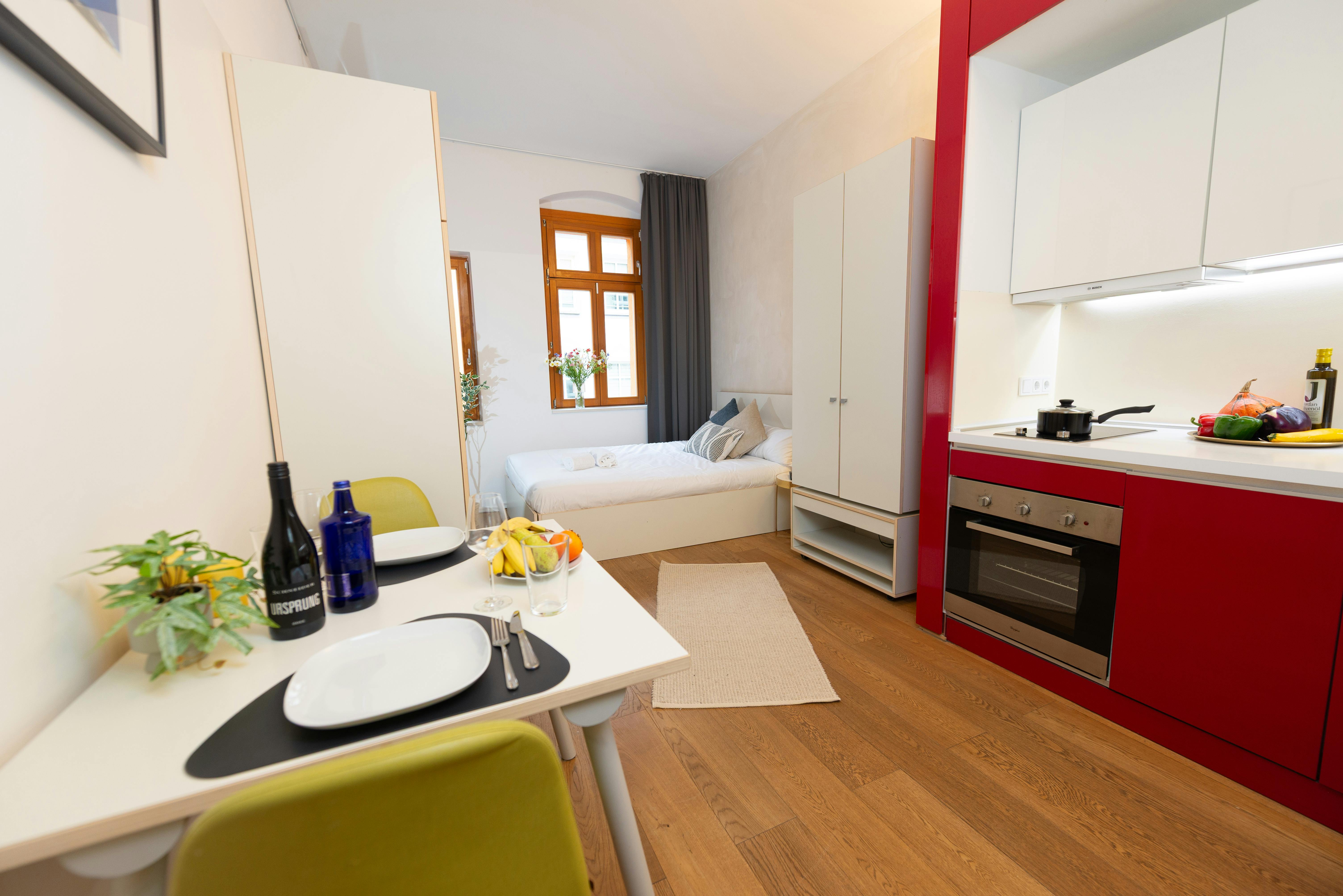 Studio for rent for €1,210 per month in Berlin, Thaerstraße