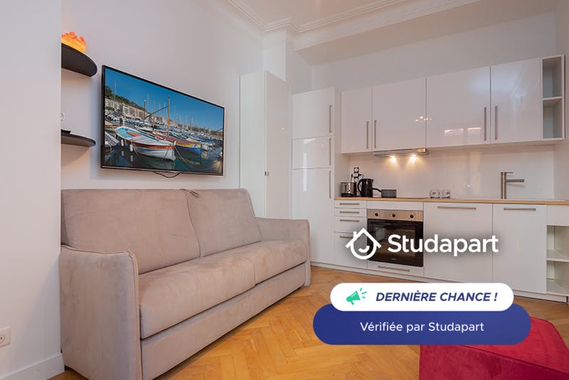 Apartment for rent for €1,900 per month in Nice, Rue Berlioz