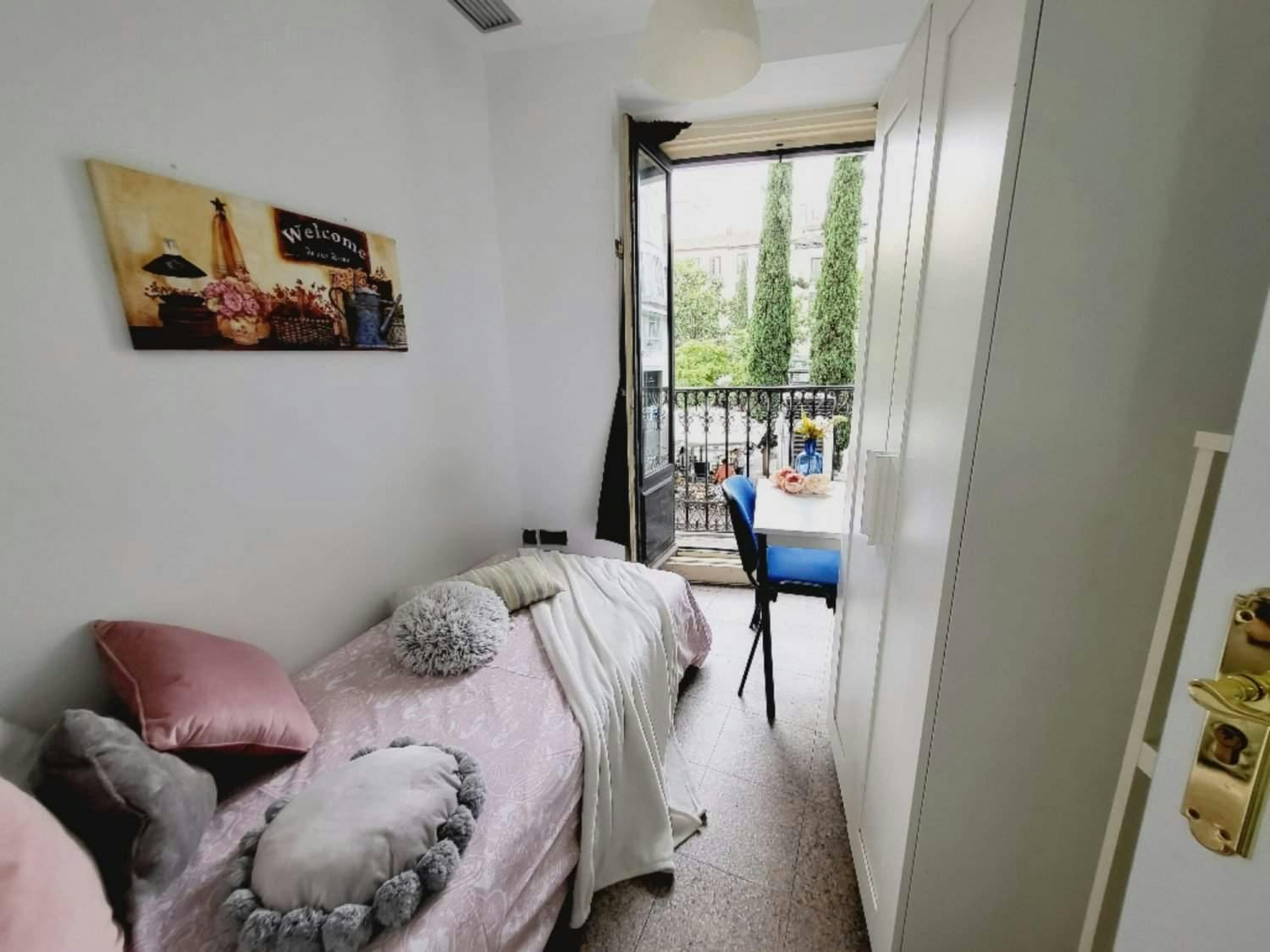 Plaza de Santa Ana, Madrid preview