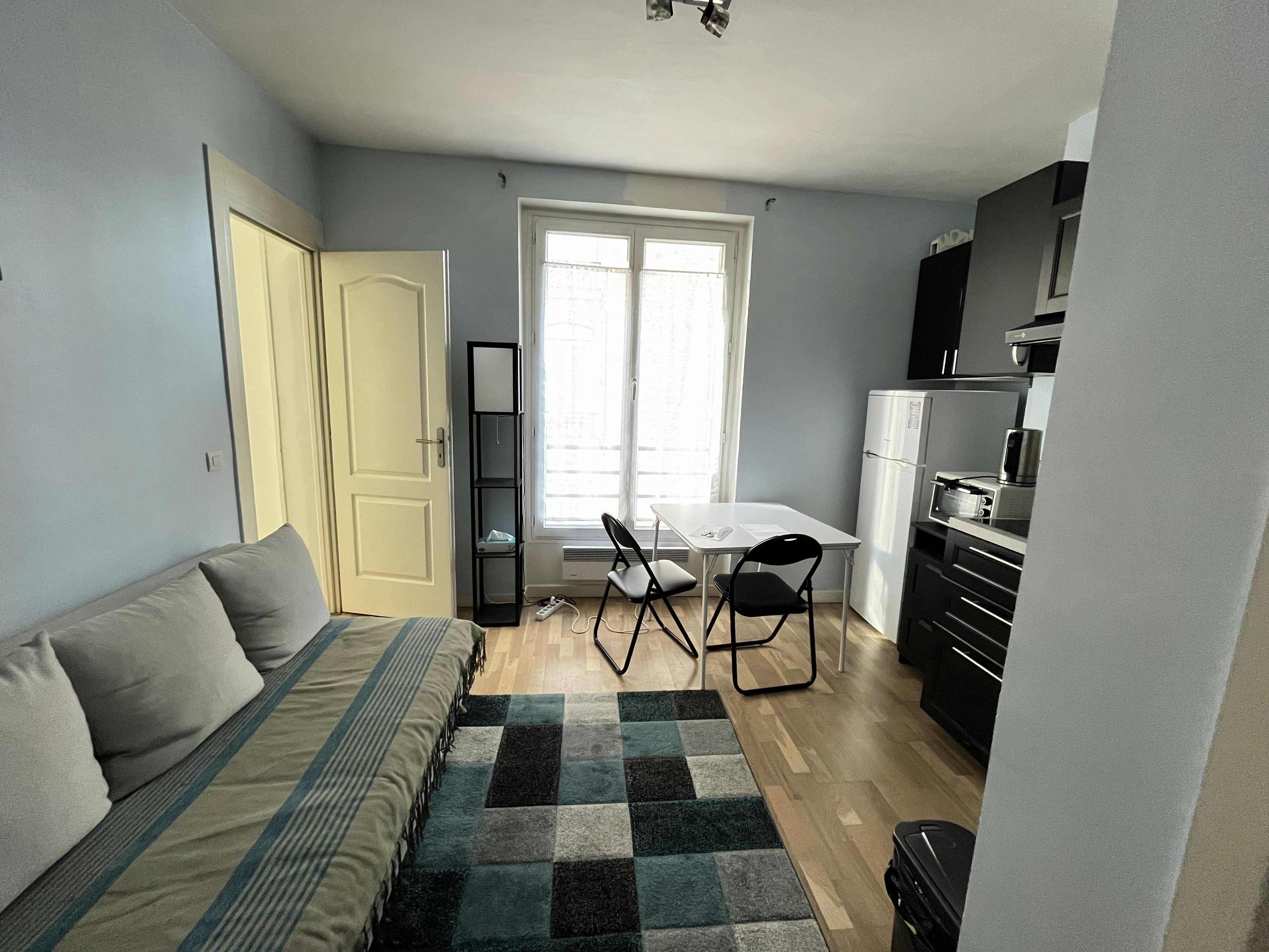 Apartament de închiriat pentru 1.150 EUR pe lună în Paris, Rue Bessières